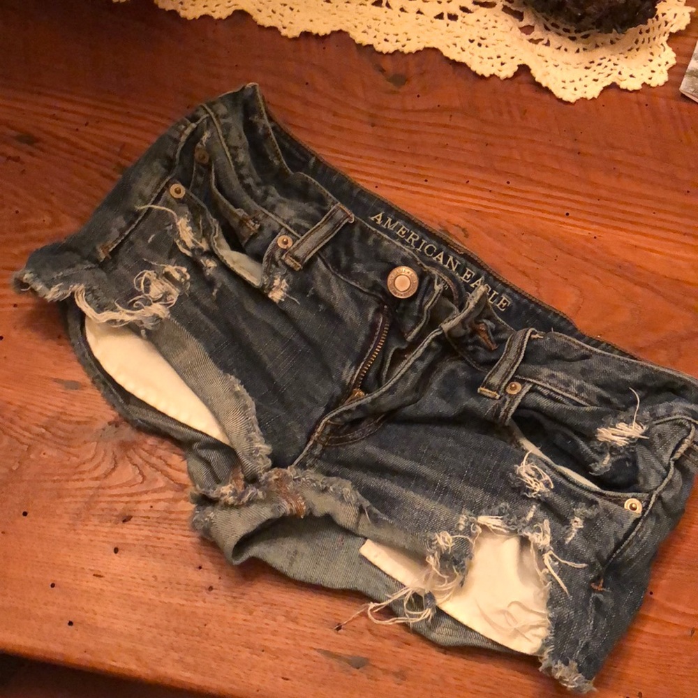 American Eagle distressed denim shorts, size 4